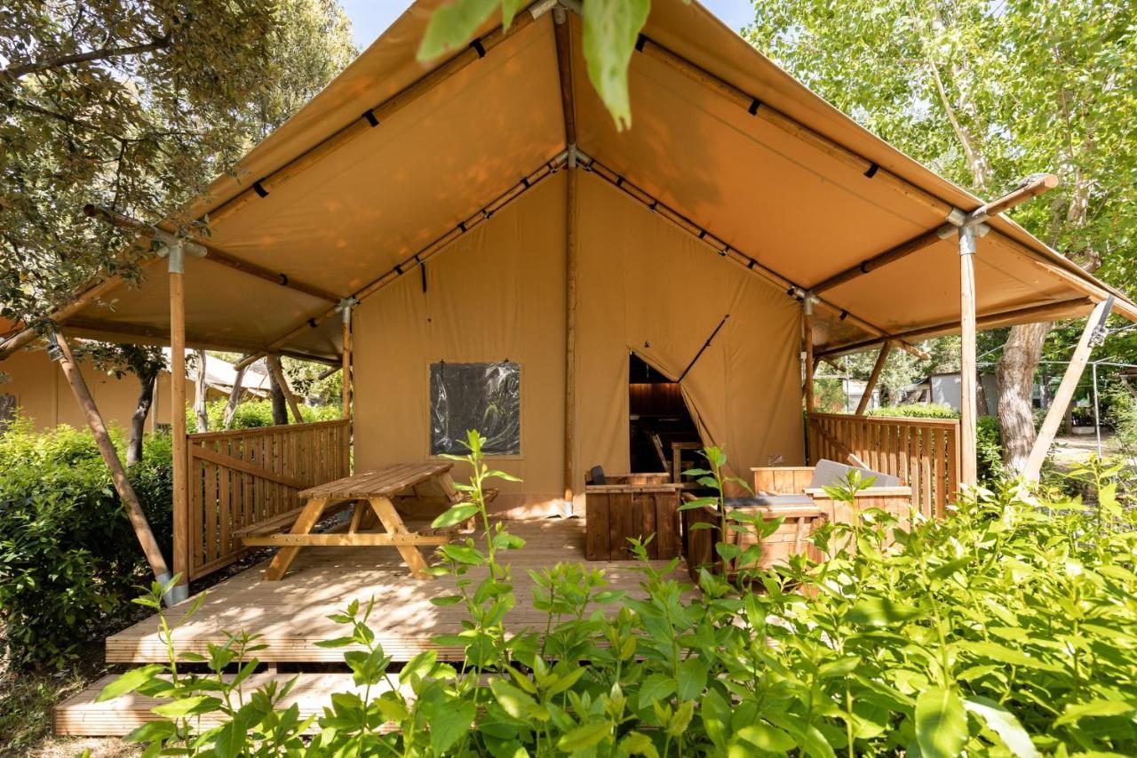 Camping Campo Dei Fiori - Glamping4All Vada Exterior photo